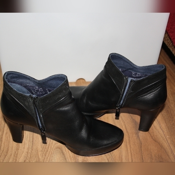 37 (7) Dorking Booties, Black - Picture 6 of 10